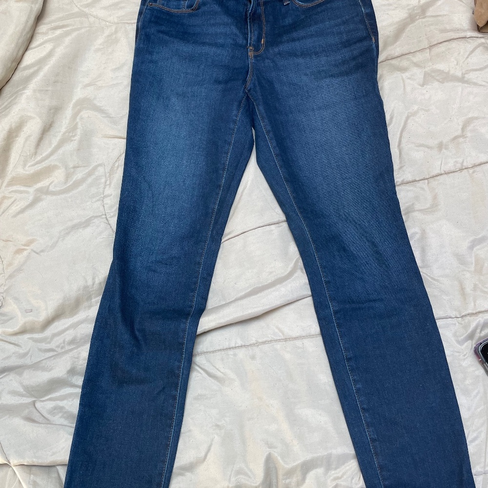 EUC Old Navy Mid Rise Pop Icon Skinny Size 8